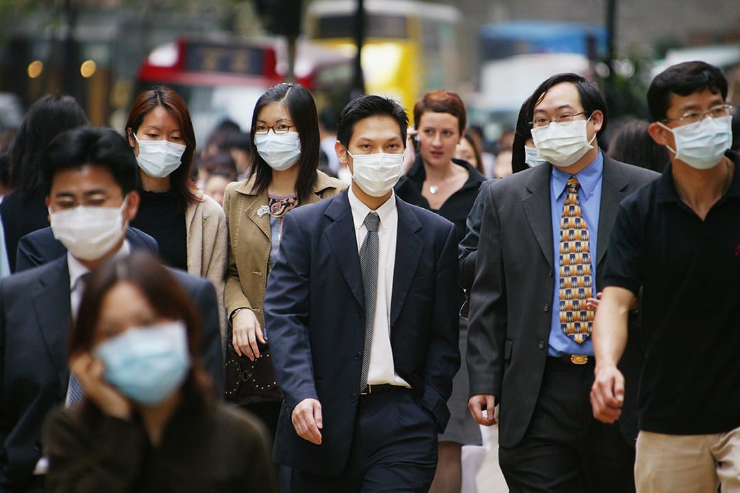 在沙士其間,口罩成為每人的必須品。