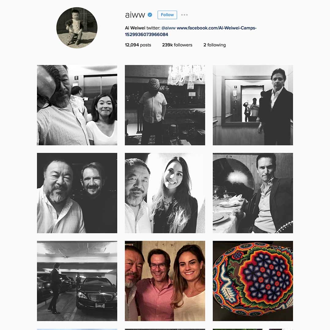 艾未未 (@aiww)，中國藝術家，活躍於建築、藝術、影像、推特和社會文化評論領域，早期影像包括1983到1993年旅居紐約期間的攝影作品。