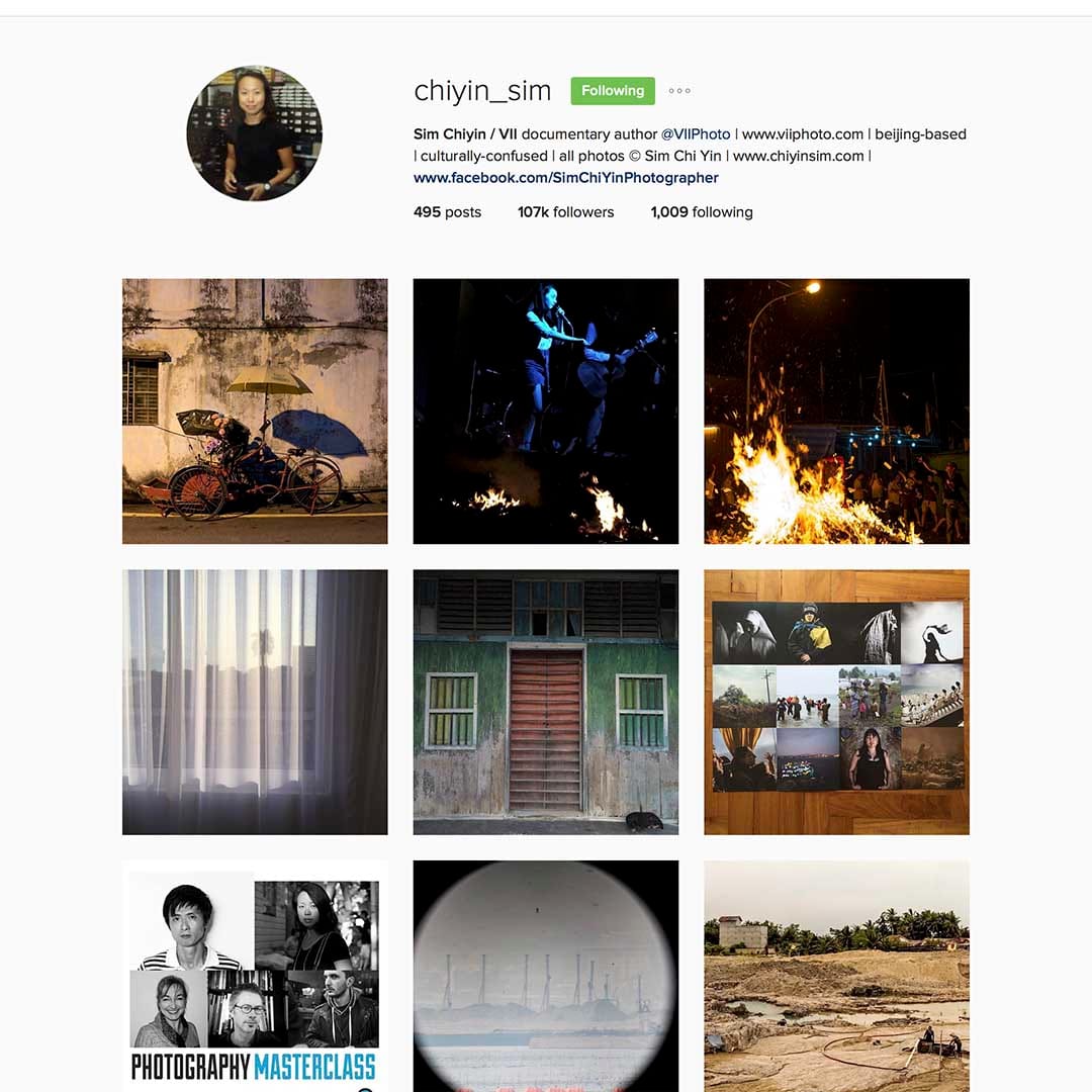 Sim Chi Yin (@chiyin_sim)，駐北京自由攝影師，VII圖片社成員，《紐約時報》特約攝影師，長期關注社會問題及移民課題，曾獲多個國際新聞攝影比賽獎項。