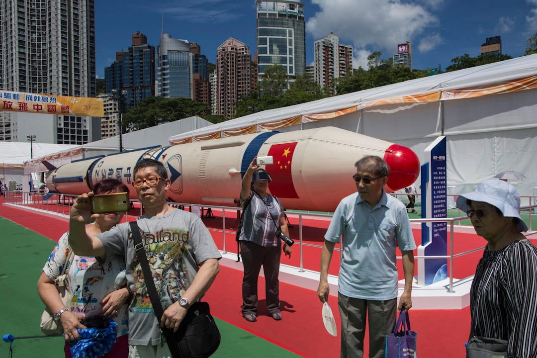 2017年6月29日，以内地航空科技为主题的科技展“创科驱动‧成就梦想”，在维多利亚公园举行，展出一百六十八项展品，瞩目展品包括第一代国产巨型火箭“长征一号”的备用箭，放置在室外供市民拍照。