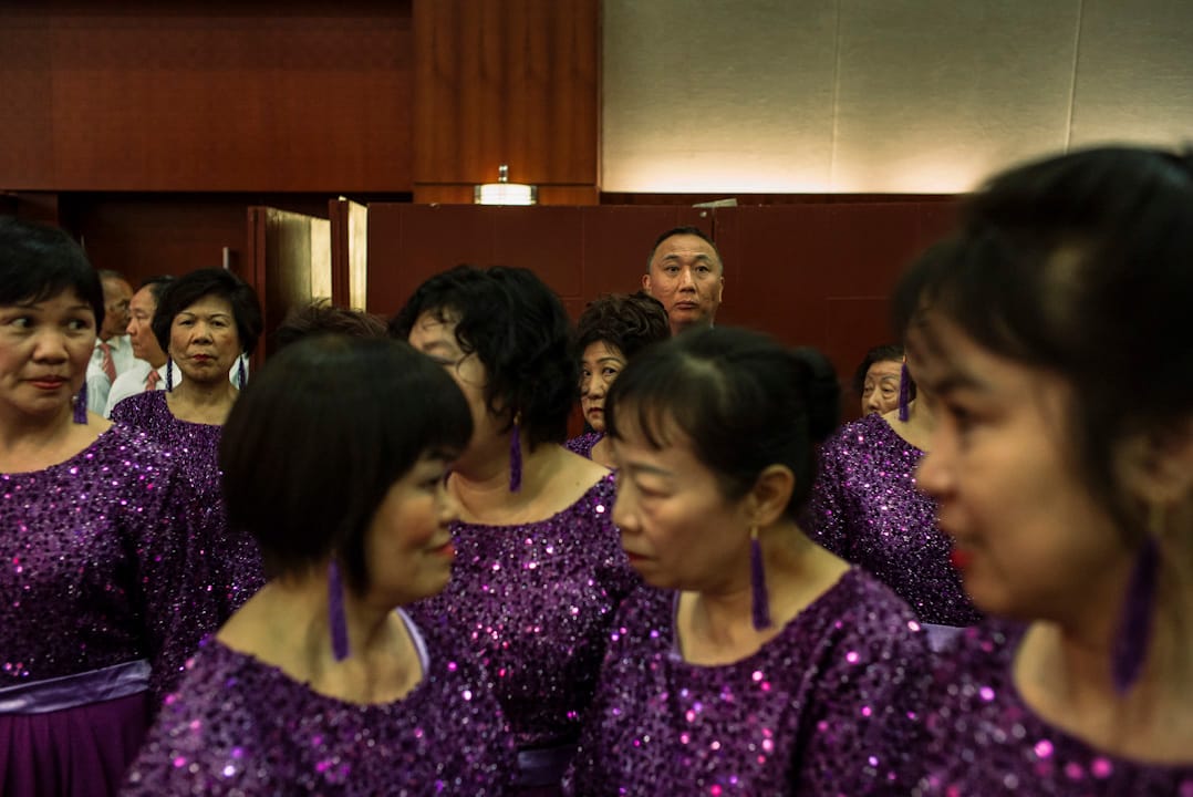 2017年6月8日,一众香港本地商会的会员,齐集庆祝香港回归中国二十周年纪念。