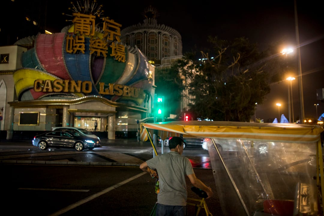 澳門著名賭場「萄京娛樂場」在停電的情況下沒辦法開門營業。