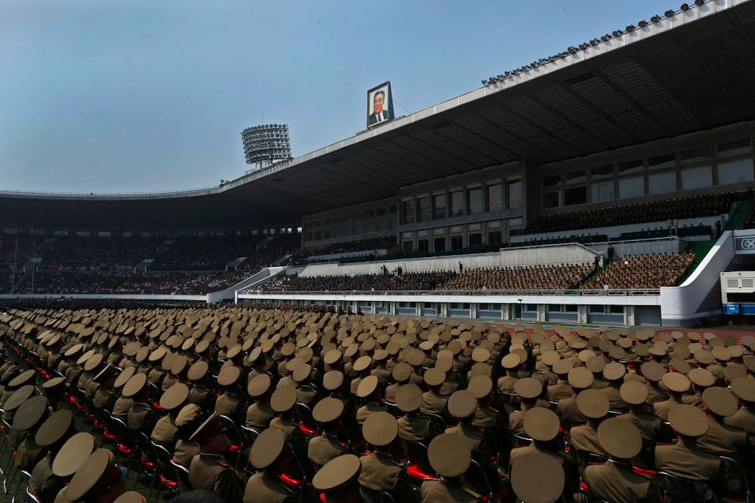 2012年4月14日,北韓勞動黨軍事人員在平壤一個體育場,以紀念北韓已故領袖金日成逝世100週年。