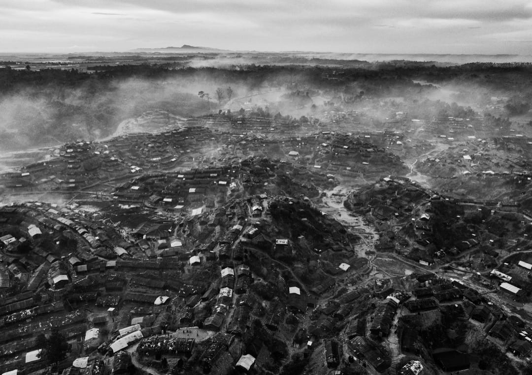 2017年10月2日,罗兴亚人在孟加拉科克斯巴扎尔县所居住的临时难民营。