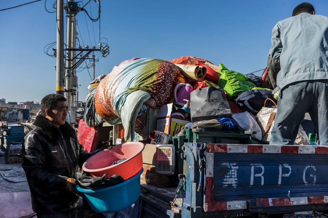 2017年11月26日中午，一戶河北的租戶從老家找了一輛車將他們在北京這幾年的家當全部搬回家，他們決定告別北京。