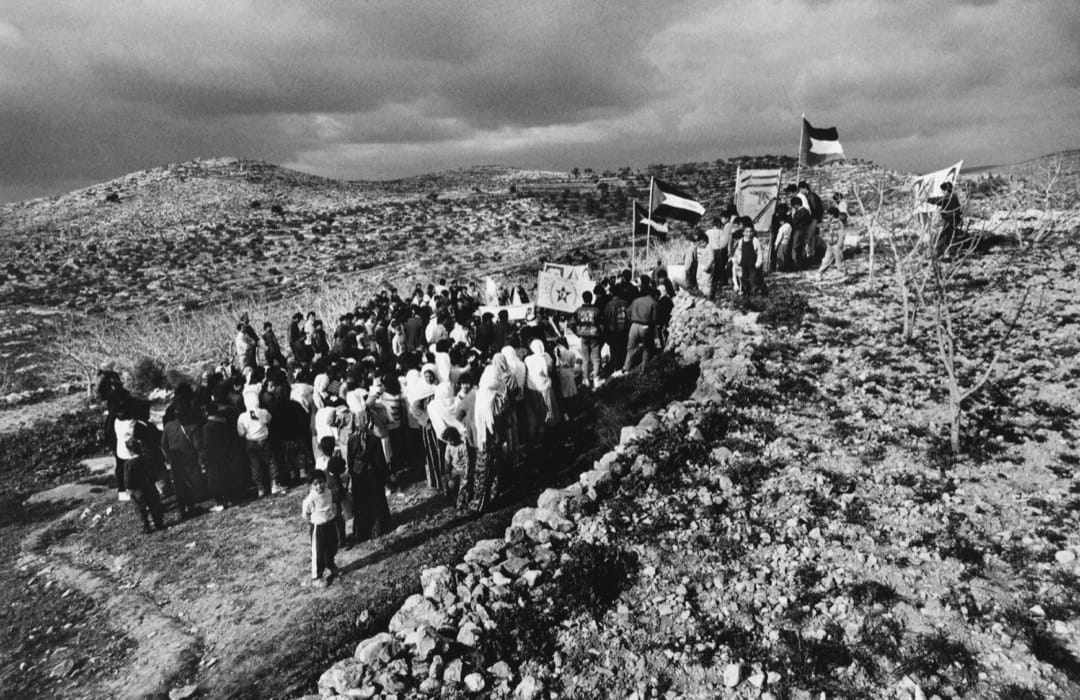 兩名在約旦河西岸被以色列士兵射殺的巴勒斯坦村民舉殯。