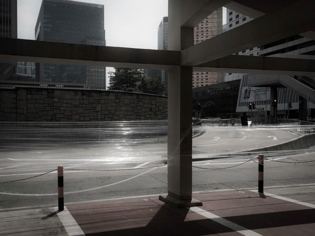 《安靜的失控》。