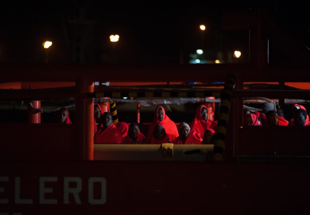 2018年5月23日,西班牙马拉加对出海域,拯救船“SAR Mastelero”从地中海救起94名非洲难民,安全回到港口。