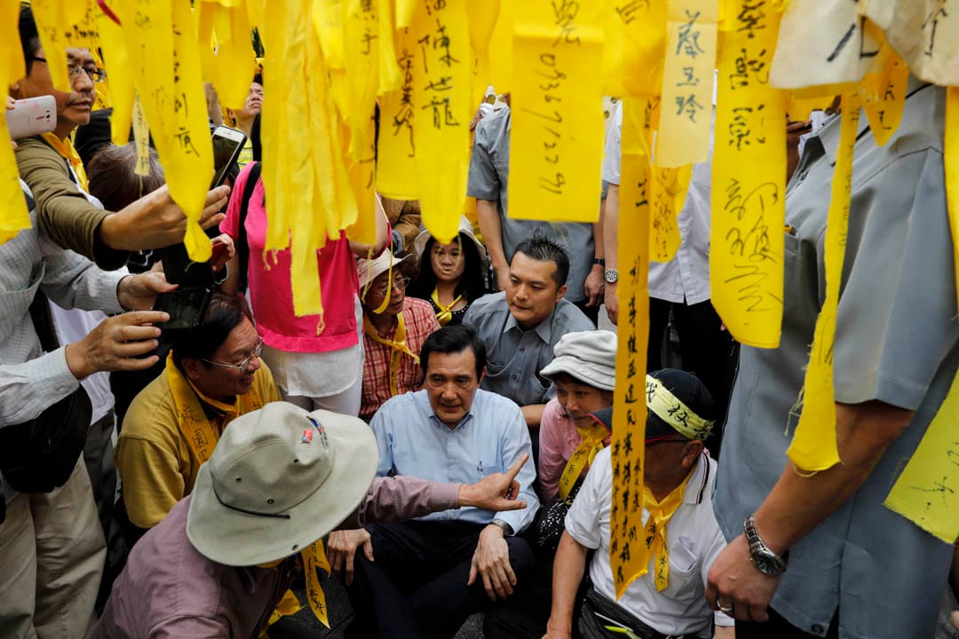 前总统马英九以校友身份前往声援。