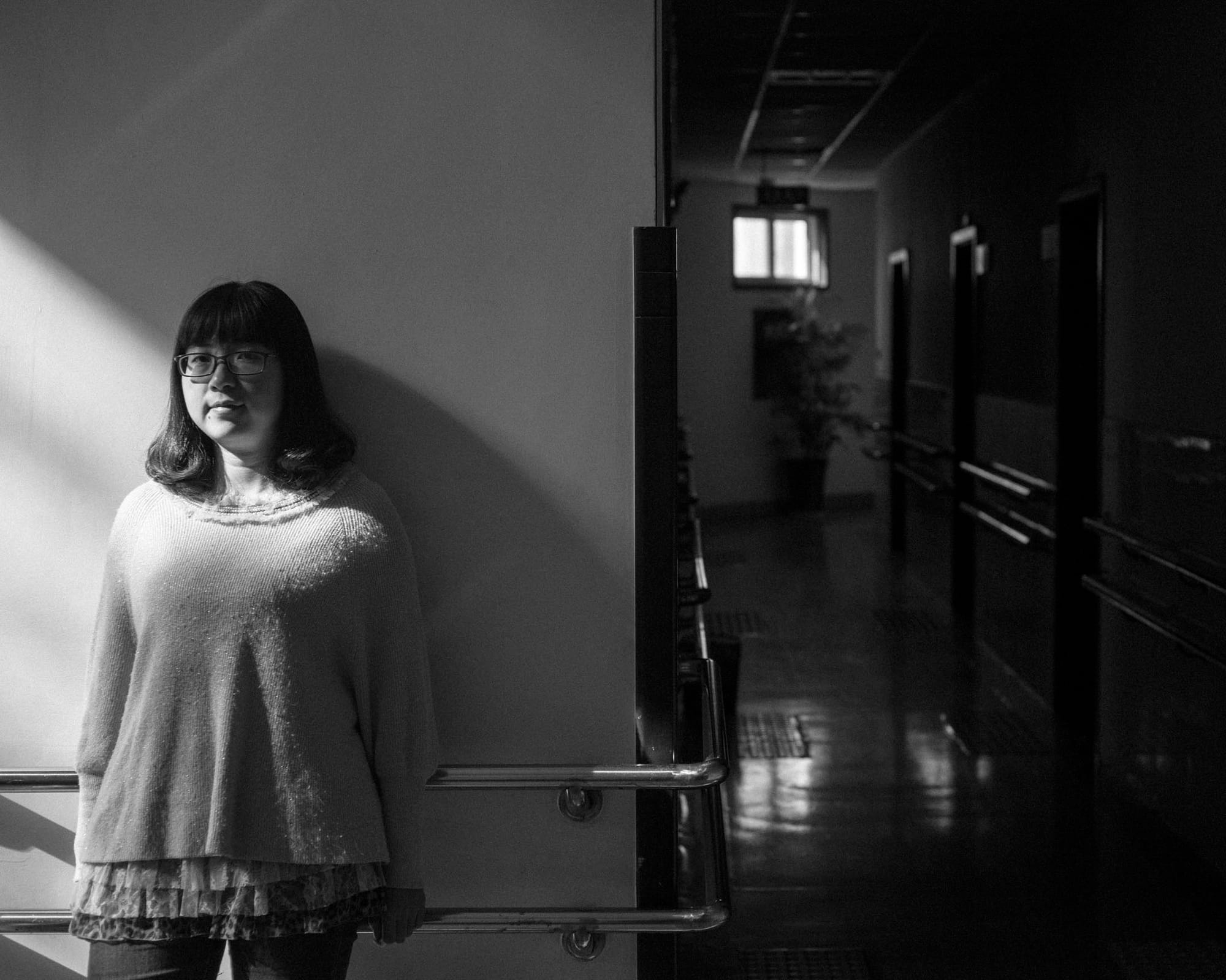 賴寒，31歲，四川人，香港復康會四川項目社工，幫助地震傷員重新融入社會，如今在復康會推動成立的內地NGO四川揚康殘疾人康復技術培訓指導中心繼續服務殘障人士和慢性病患者。