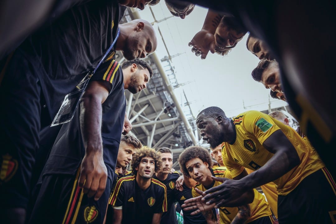 2018年6月23日，莫斯科斯巴達克體育場，世界盃G組比利時對突尼西亞賽事開賽前，比利時隊員圍起來聽前鋒盧卡古講話。