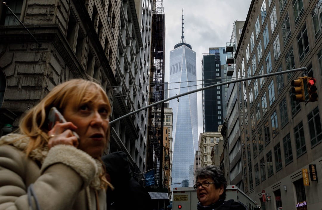 纽约市世贸中心一号,楼高541米(1,776英尺)、共94层,于2014年完工,建于世贸中心2001年9/11恐袭中遇袭倒塌后的遗址之上。大楼的高度,是为纪念1776年签署的《美国独立宣言》而定,象征着自由的意义,大楼更一度被命名为“自由塔”,后来于2009年改为现名。