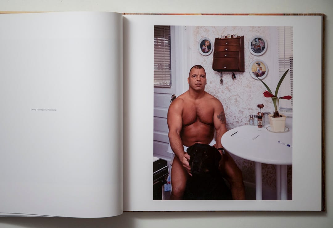 Alec Soth《Sleeping by the Mississippi》