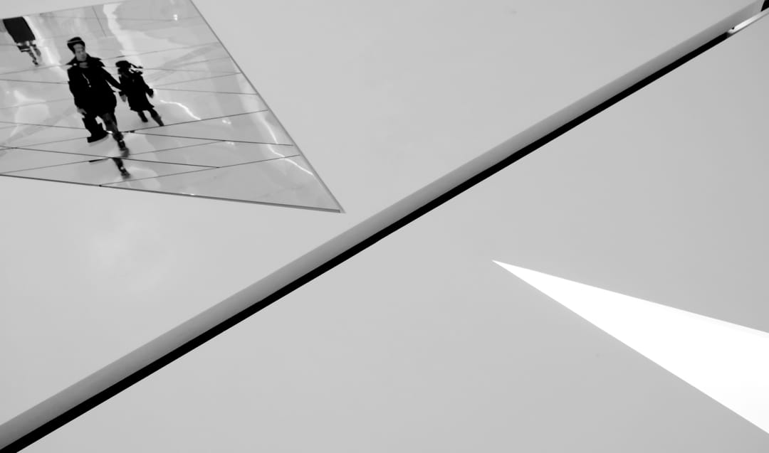 《爱的角落》Quarter of Love,是家佣,也是妈妈;无论孩子在身旁还是远处,都在心上占据一个爱的位置。