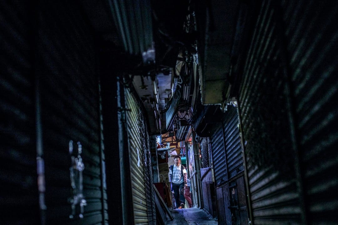 裕民坊的其中一条小巷,曾经容纳了多家小店,如今都关闭了。