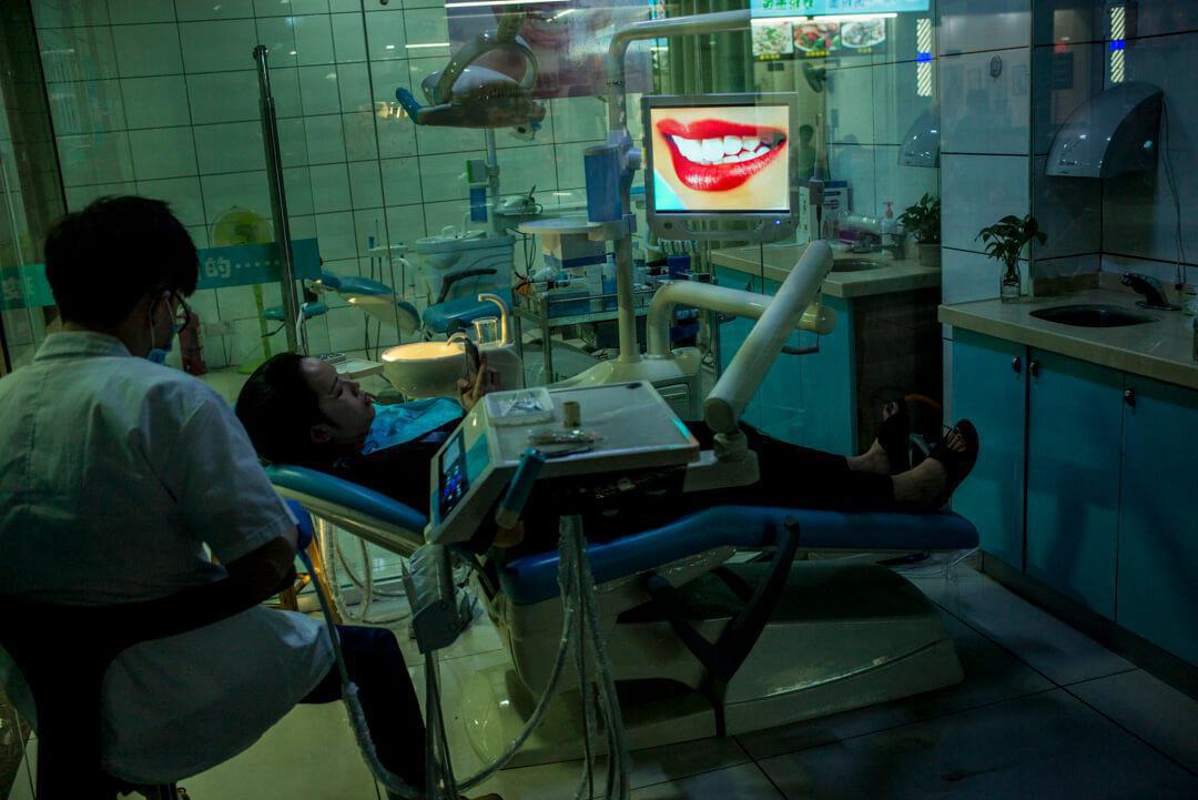 《深圳：戰戰兢兢的南方高速》