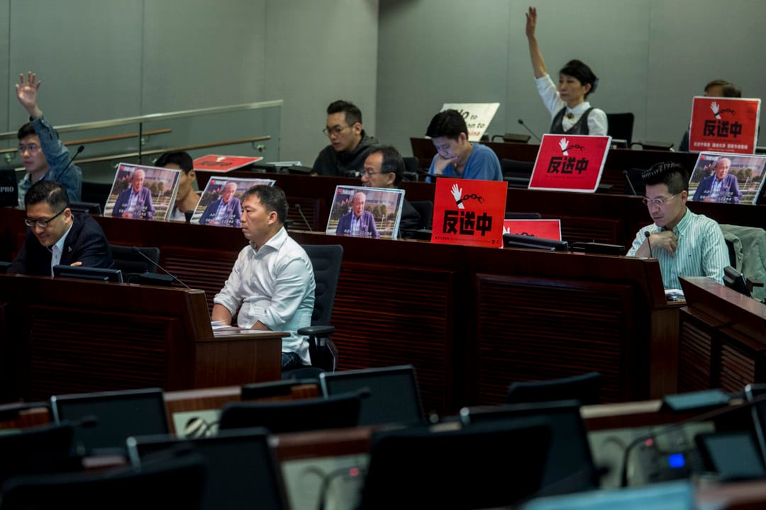 08:30AM - 民主派议员参加由涂谨申主持的法案委员会,审议《2019年逃犯及刑事事宜相互法律协助法例(修订)条例草案》。