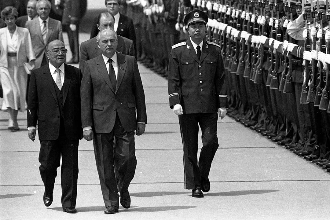 1989年5月15日,戈巴契夫訪問中國。