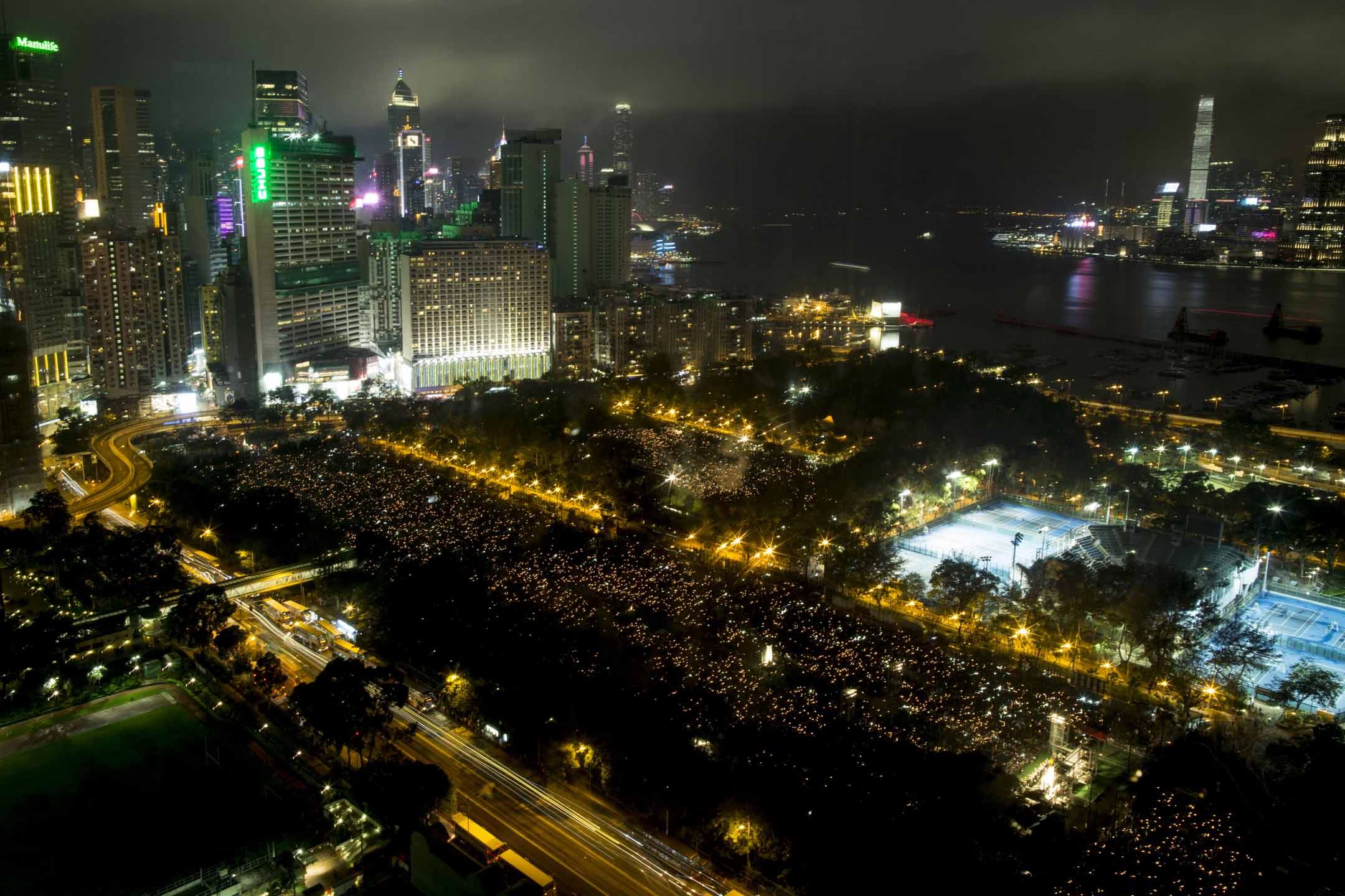 2019年6月4日,維園燭光晚會,主辦方公布集會人數高達18萬,創下5年來新高。