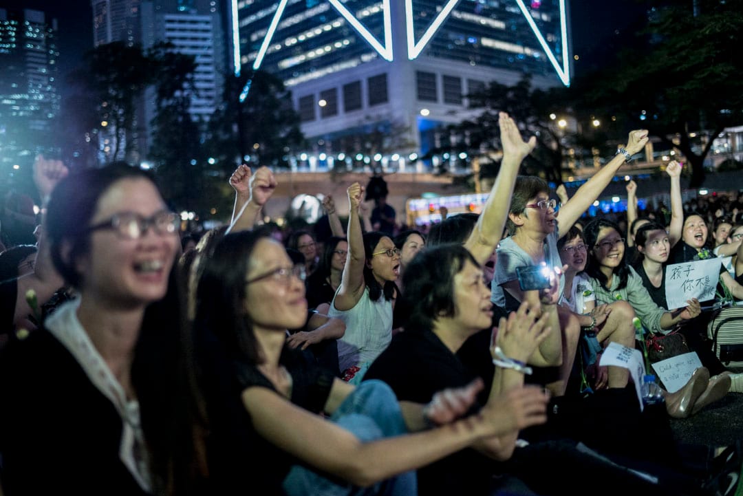2019年6月14日,約六千名香港母親身穿黑衣,於中環遮打花園舉行「香港媽媽反送中集氣大會」。