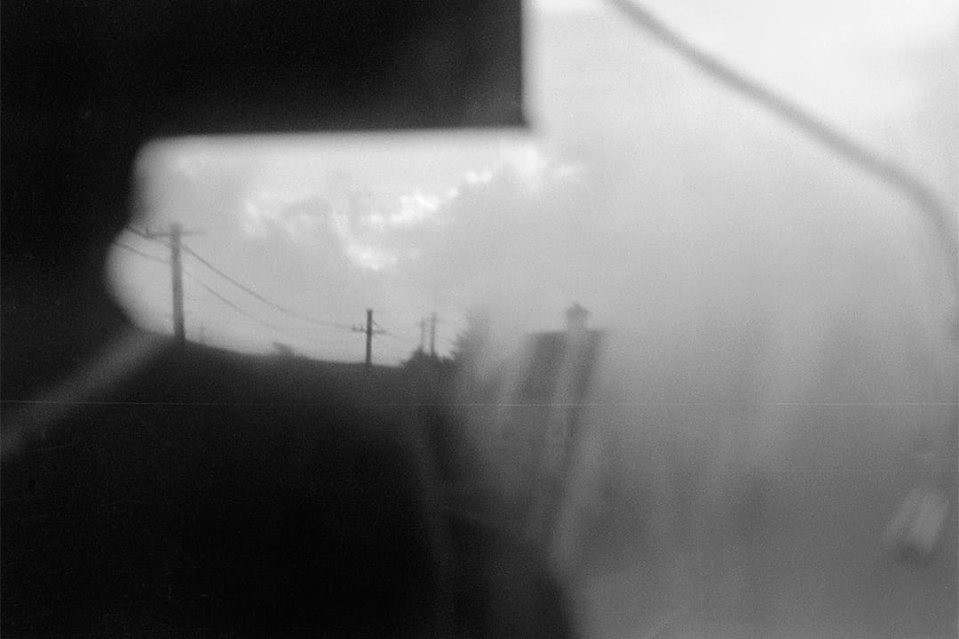 雨中车窗 (1976-1980)。