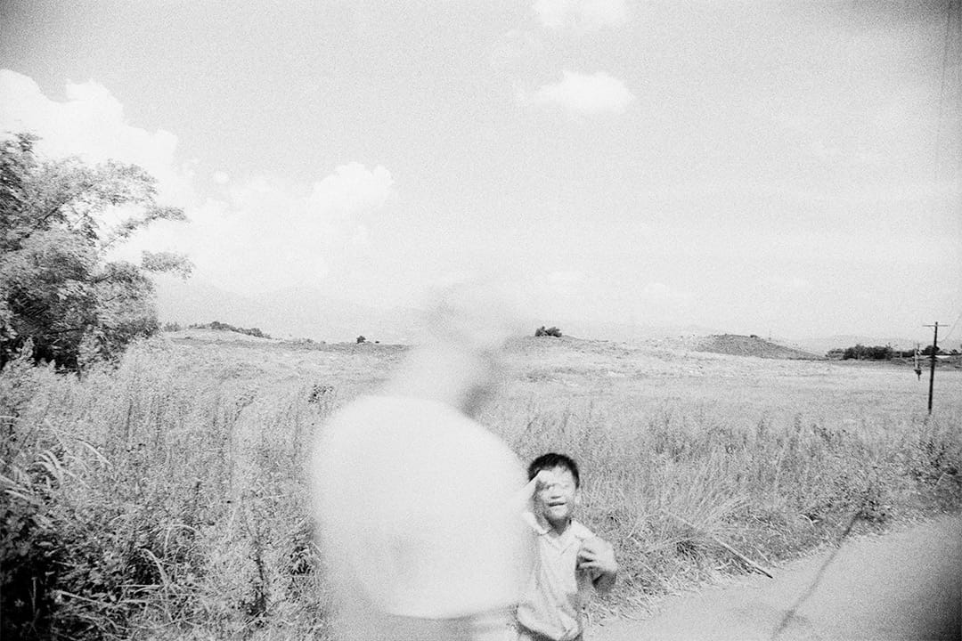 小孩与残影，观音山 (1973-1974) 。