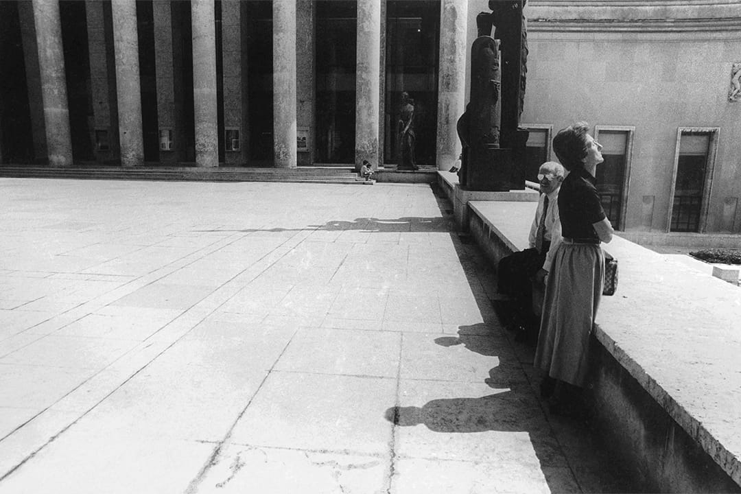 现代美术馆前（1976-1980)。