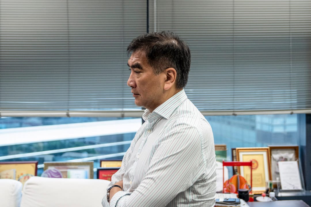 紡織及製衣界立法會議員鍾國斌。