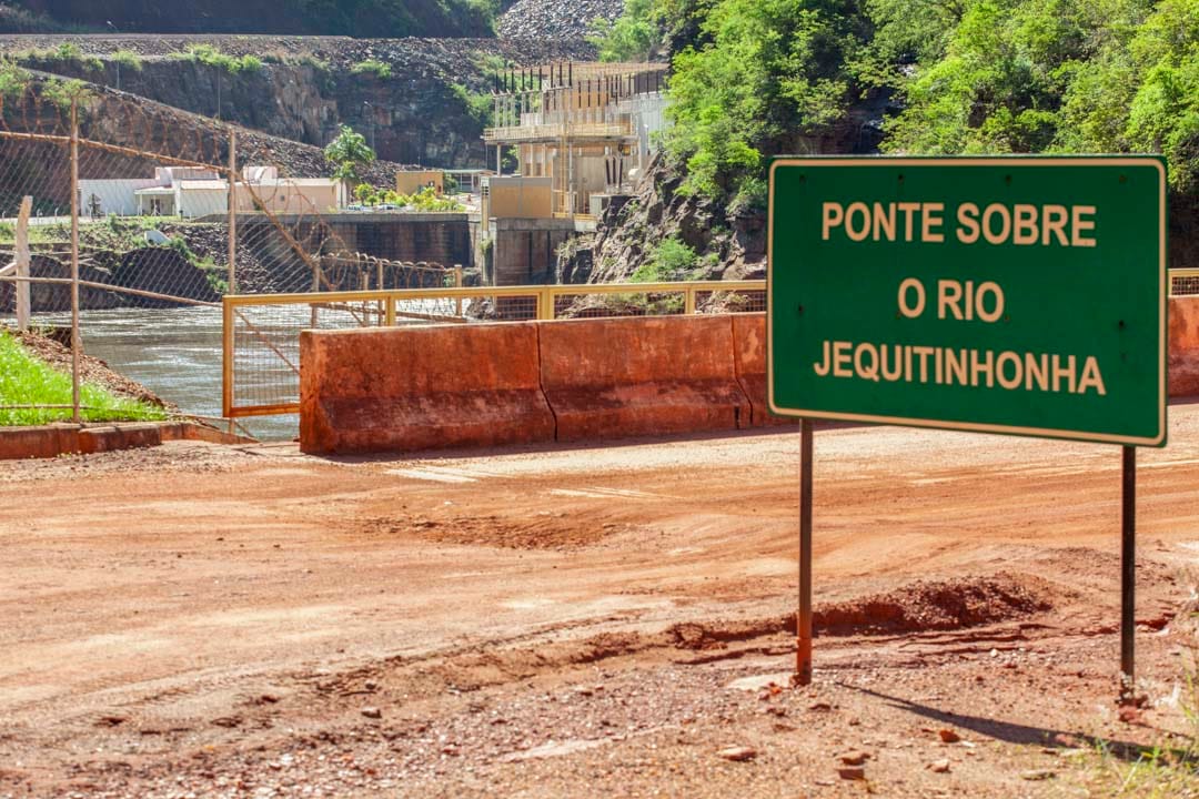 “8号矿”将从距离矿区50公里外的伊拉贝（Irapé）水坝建一条管道，给矿区开发供应20年、每年5400万立方米的水源，图为伊拉贝水坝。