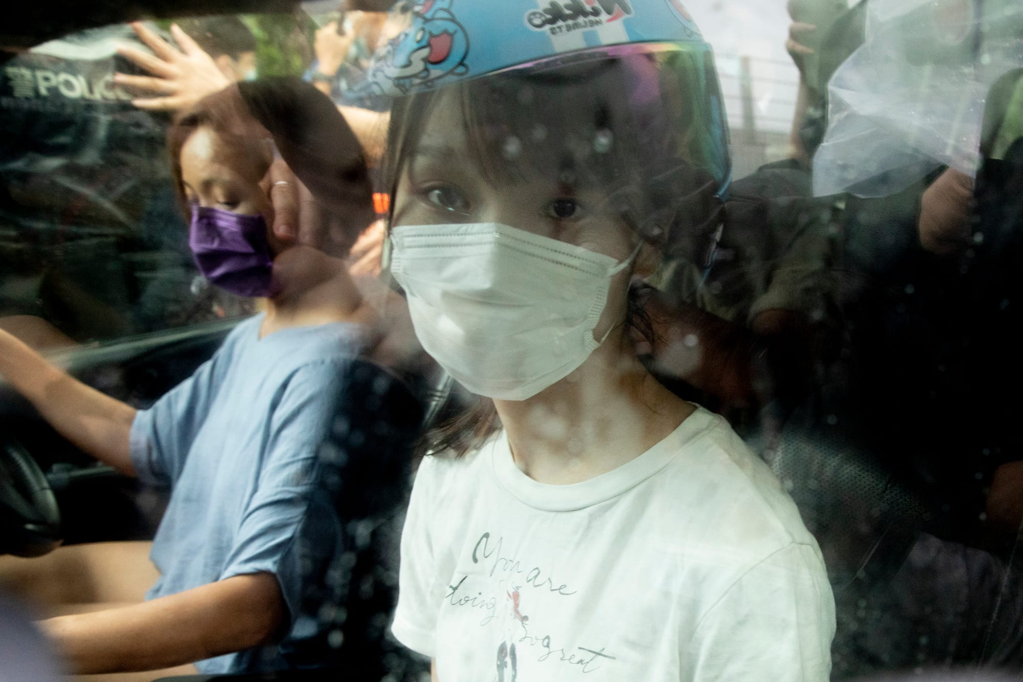 2021年6月12日，前香港眾志成員周庭因煽惑他人包圍警察總部而判囚10個月，在大欖女懲教所刑滿出獄。