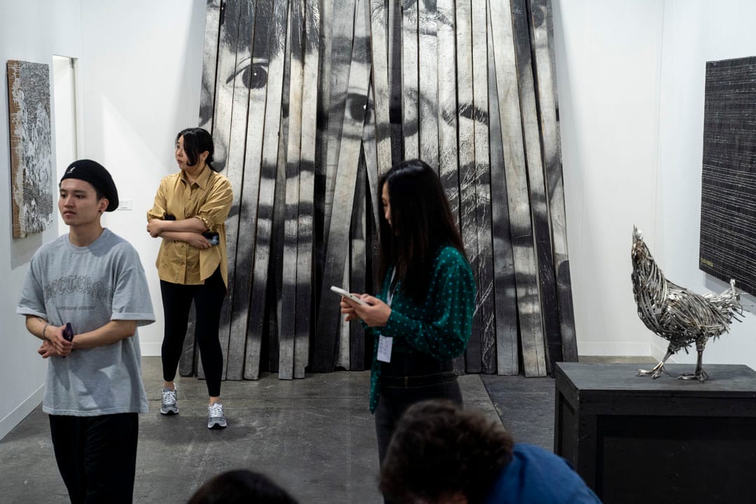 JR《nsides Out , Eyes from Shanghai , China , 2014》。