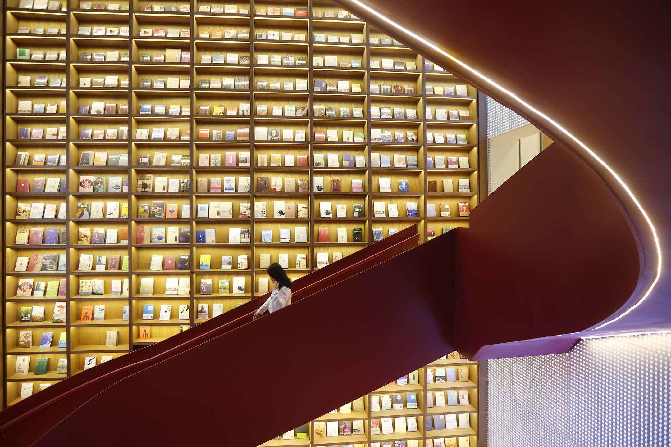 2022年4月23日,中國南京,市民在逛書店。攝:Yang Bo/China News Service via Getty Images