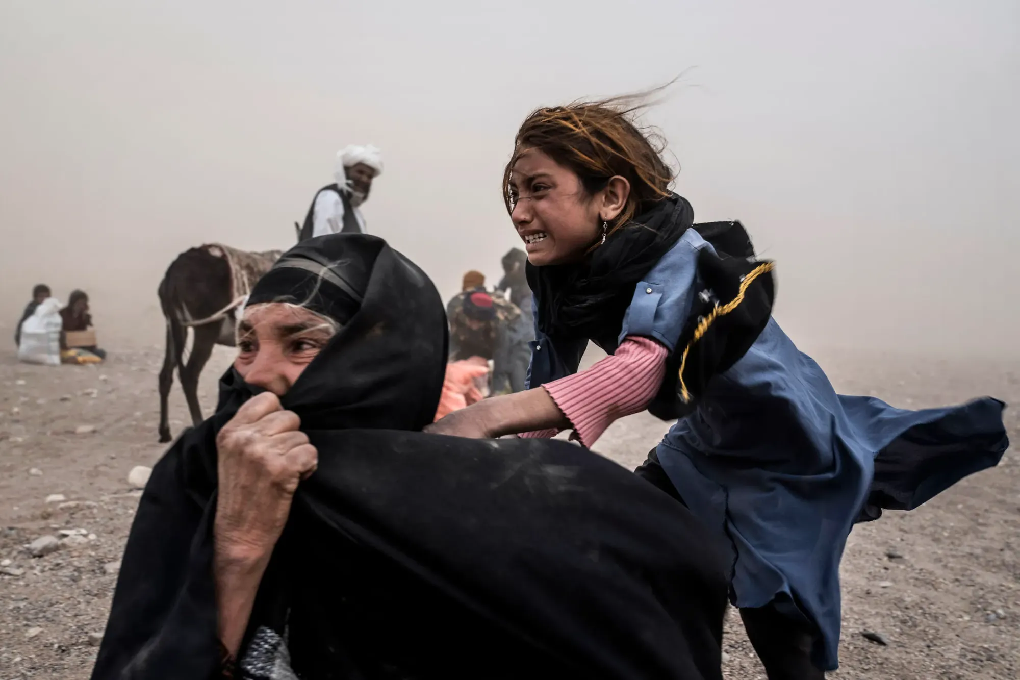 2023年10月12日，阿富汗西部赫拉特省津达扬（Zenda Jan）发生地震，造成 2,000 多人死亡，整个村庄被夷为平地。摄：Ebrahim Noroozi/AP/达志影像