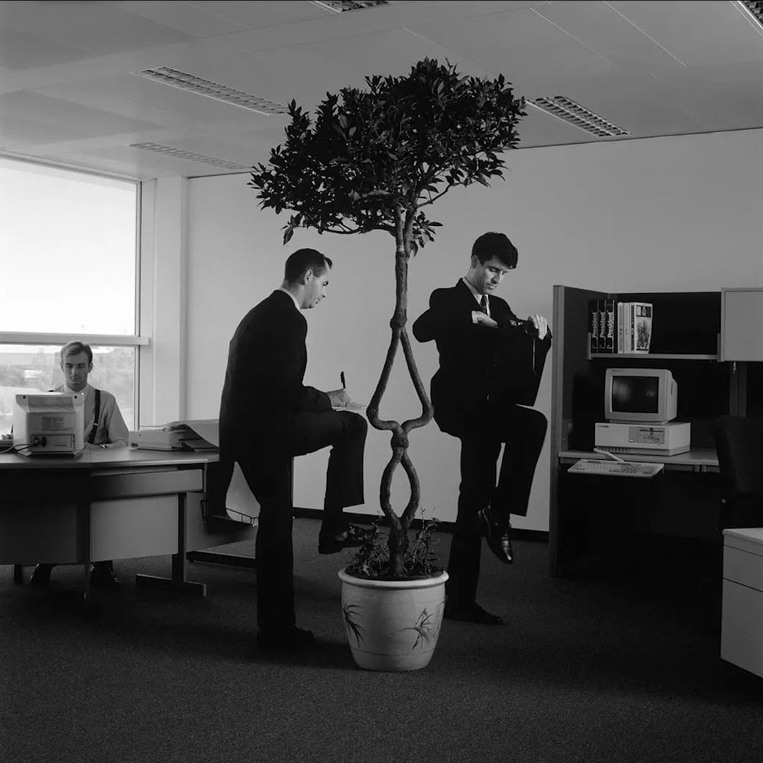 Office Dance, 1986 攝影:Brian Griffin