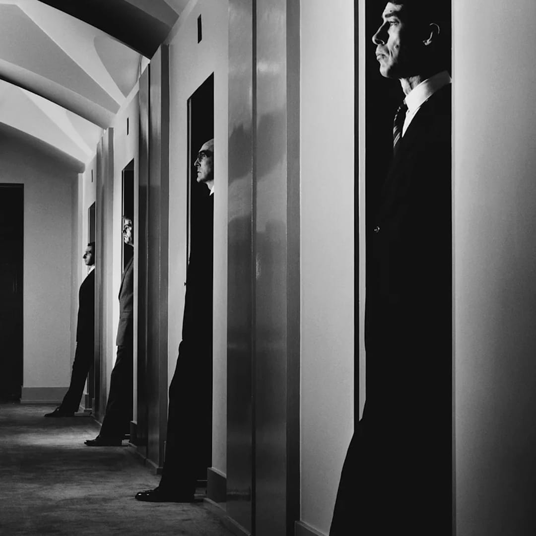 Bureaucracy, 1987 攝影:Brian Griffin