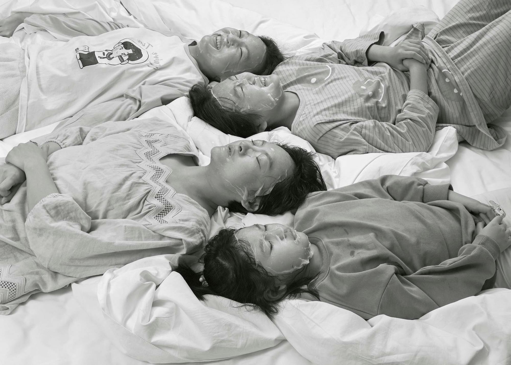 2021年1月26日,遼寧,人們經常誤以為Jiuer是三個女兒的姐姐。她說:「把時間光在美好的事物上,然後遇見更好的自己。」攝:Wang Naigong