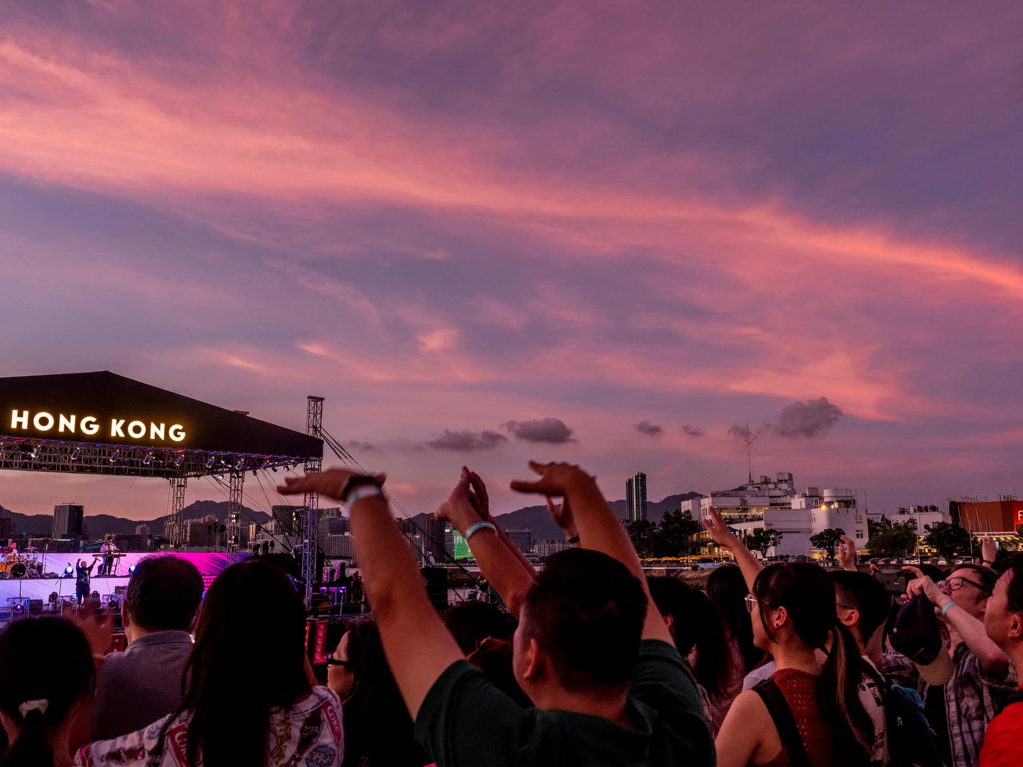 2023年7月22日，香港旅發局在灣仔海濱舉行「樂聚維港嘉年華」。攝：林振東/端傳媒